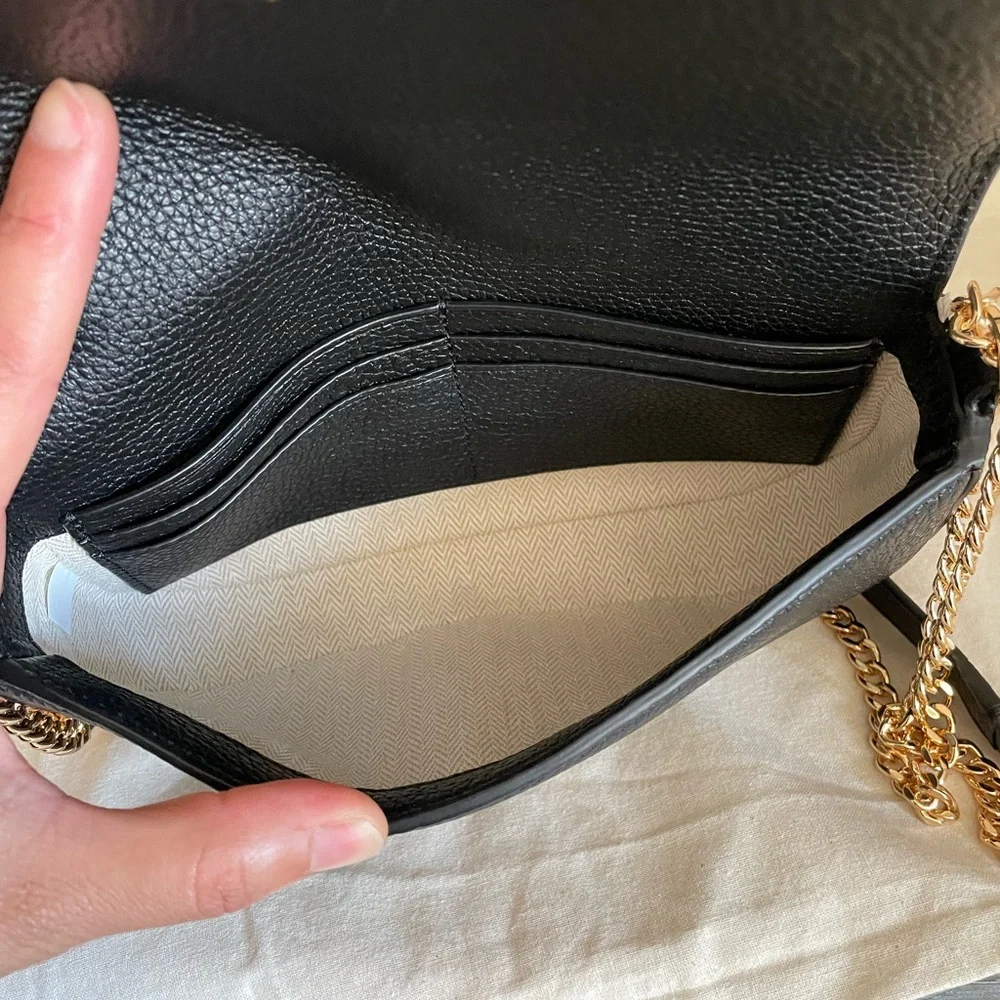 NEW✨tory Burch Chelsea pebbled crossbody bag black chain strap